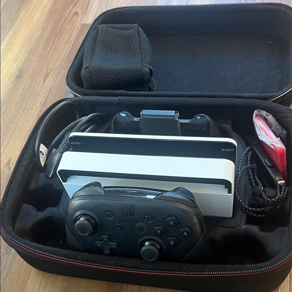 Nintendo Switch Accessory Bundle - Picture 14 of 14